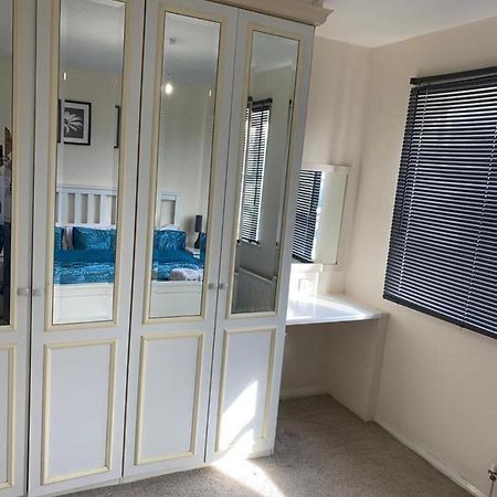Charming 2-Bed House In London Villa Eksteriør bilde