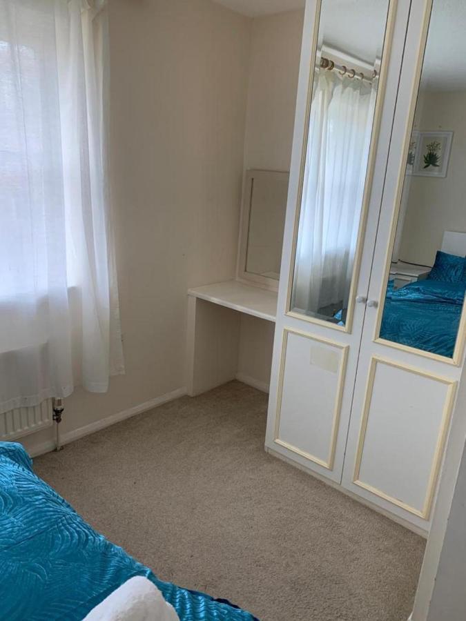 Charming 2-Bed House In London Villa Eksteriør bilde